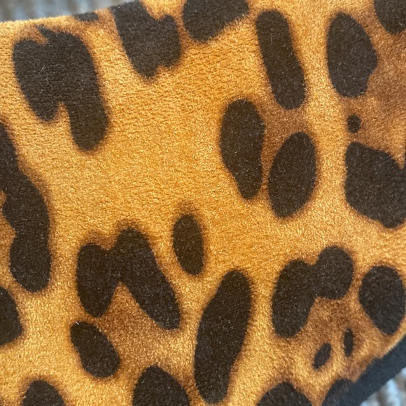 Boots- cheetah print - Picture 4 of 4